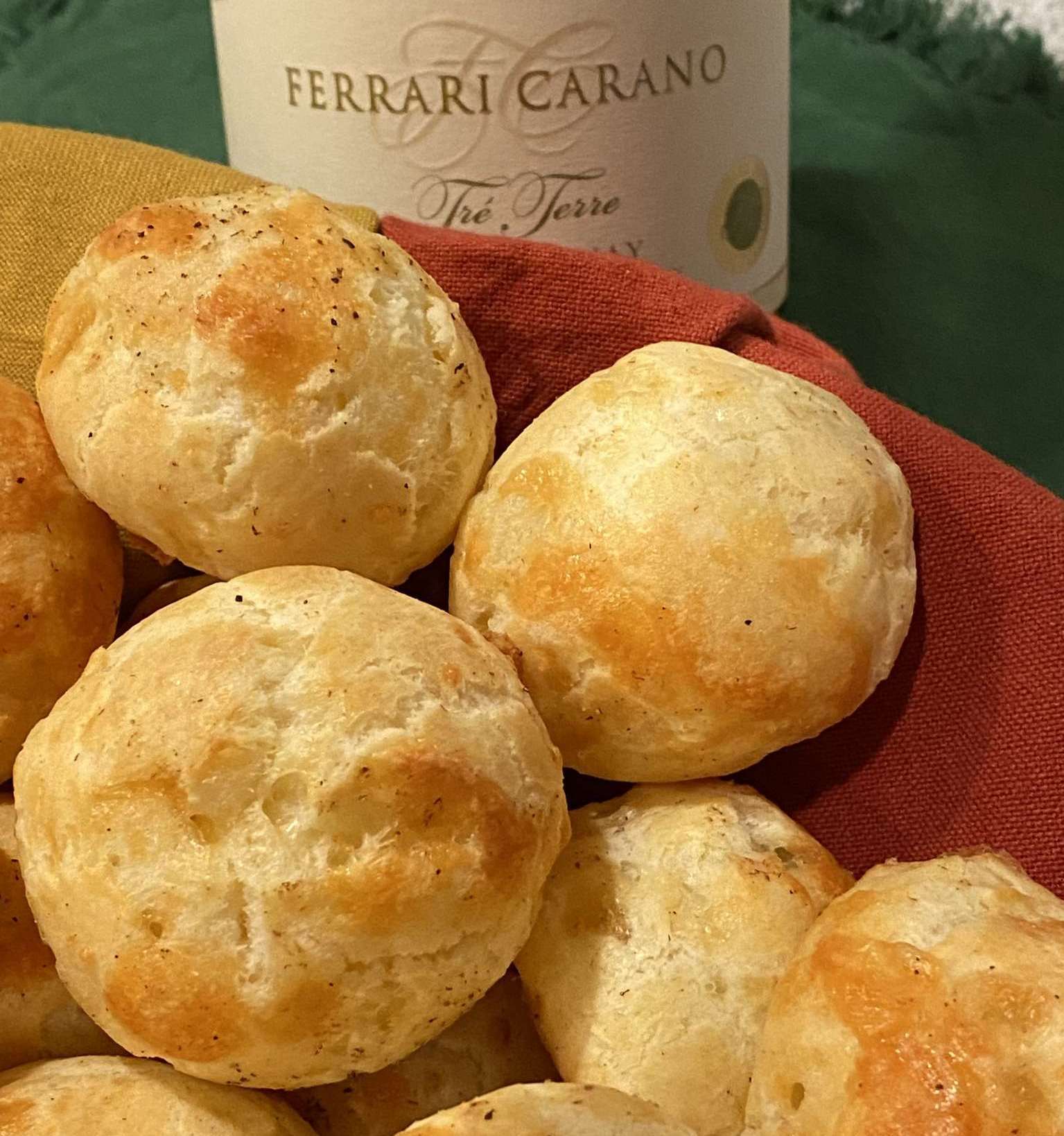 WHITE CHEDDAR GOUGÈRES